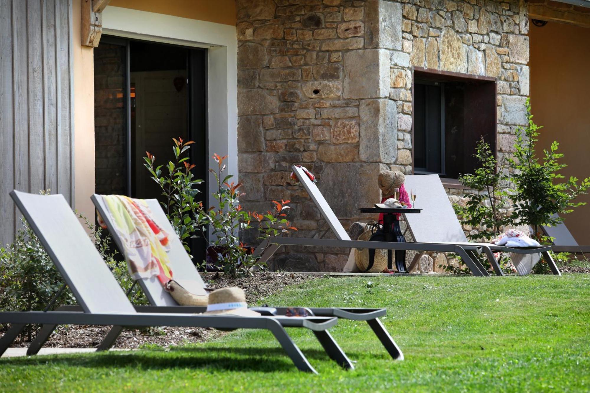 Hotel-Spa Le Saint Cirq Tour-de-Faure Exterior foto