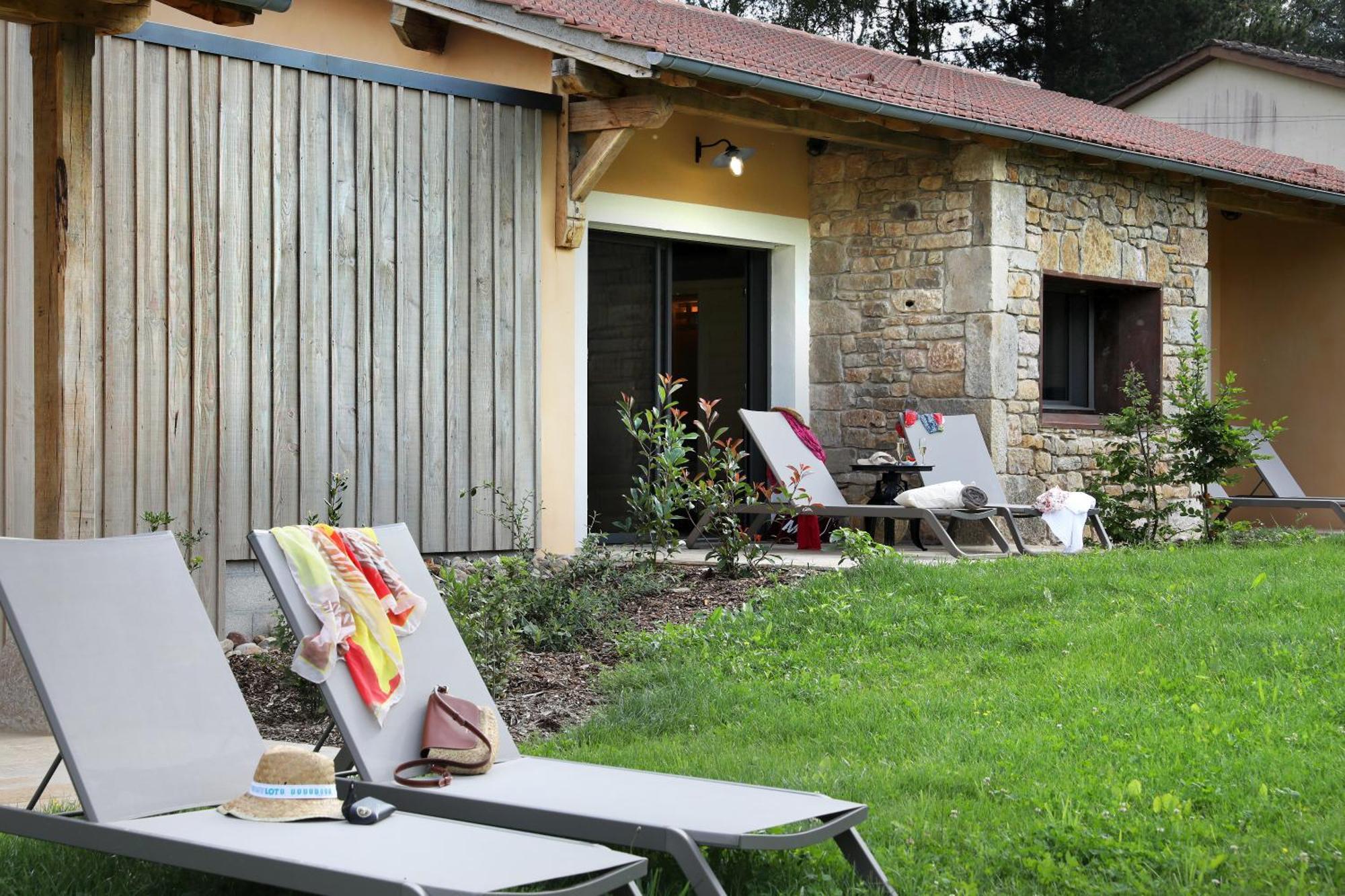 Hotel-Spa Le Saint Cirq Tour-de-Faure Exterior foto